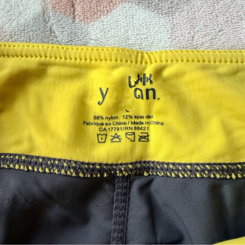 Kyodan | Ruched Colorblock Capris - Picture 6 of 6